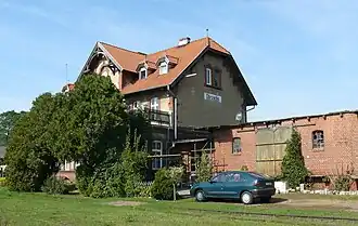 Het voormalig stationsgebouw