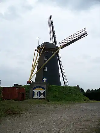 Oeffelt, windkorenmolen De Vooruitgang