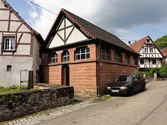 Overdekte Openbare wasplaats