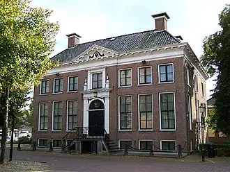 Het woonhuis van Van Sytzama in Kollum, in 1809 door hem gebouwd. Later in gebruik als gemeentehuis.