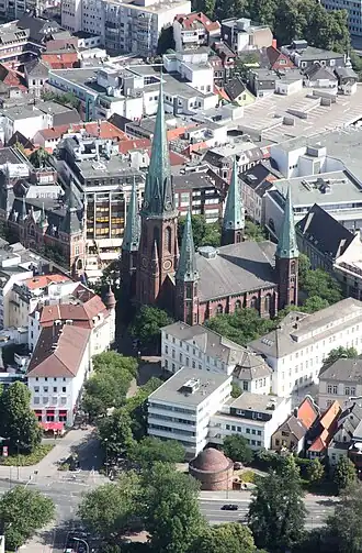 De Lambertikerk[6] (luchtfoto)