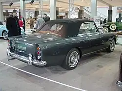 S1 Continental drophead coupé van HJ Mulliner, achteraanzicht