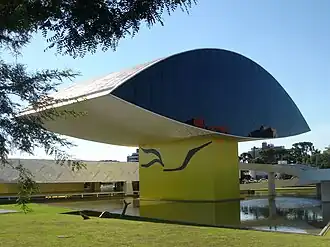 Museu Oscar Niemeyer in Curitiba, 2002