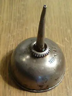 Oliekan behorend bij een Singer naaimachine