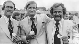 Valdemar Bandolowski (midden)