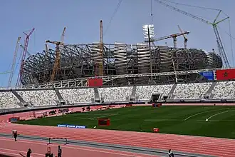 Het stadion tijdens de bouw (mei 2025).