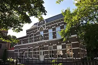 De voormalige kosterswoning (Om 't Wedde 1-3)