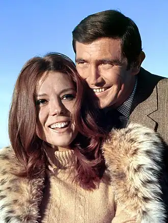 Vertolkster Diana Rigg en George Lazenby tijdens opnames Mürren, Schilthorn, Piz Gloria, november 1968