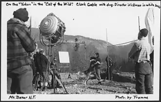 Clark Gable tijdens de opnamen in Mount Baker National Forest