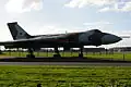 Vulcan XM607 langs de A15 bij RAF basis Waddington