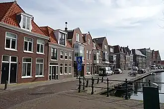 Onder de Boompjes gezien vanaf de Gedempte Turfhaven/Achterstraat