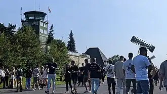 De Strip en de Verkeerstoren, festivalterrein van “Onder de Radar” op de voormalige Vliegbasis Twenthe