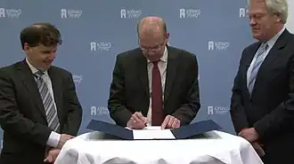 Ondertekening Deltawet in bijzijn van de Deltacommissaris