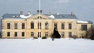 Het hoofdgebouw van het vroegere landgoed Ontika