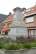 Oorlogsmonument met vrijheidsboom