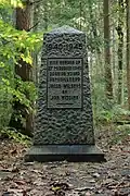 Monument in het bos Elfbergen
