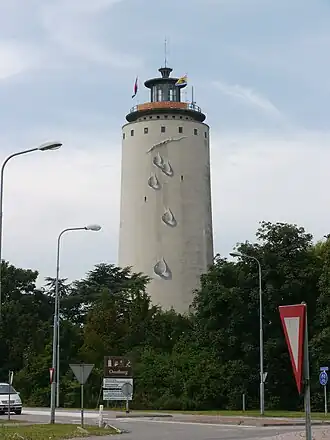 Watertoren met beschildering van J. Beerens