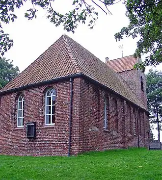 Kerkje op de wierde van Oostum