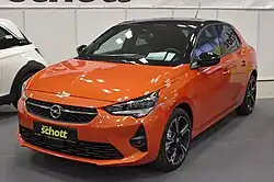 De langeslagmotor van de Opel Corsa F (boring 75&nbsp;mm, slag 90,5&nbsp;mm) heeft bij 5.750 tpm een gemiddelde zuigersnelheid van 17,3&nbsp;m/s, maar een gecorrigeerde zuigersnelheid van 15,7&nbsp;m/s