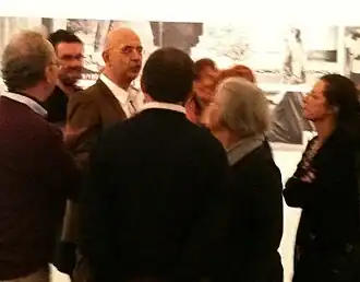 Alexander van Slobbe tijdens de opening van de tentoonstelling Stof tot nadenken in 2010