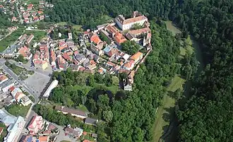 Het centrum van Opočno gezien vanuit de lucht.