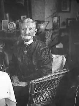 "Opoe Herfst" op haar 104e verjaardag in 1945