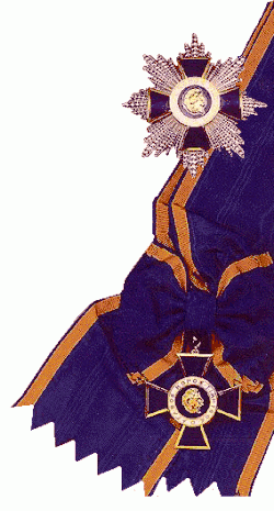 De versierselen van een grootkruis in deze Orde