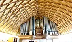 Plafond met orgelpijpen