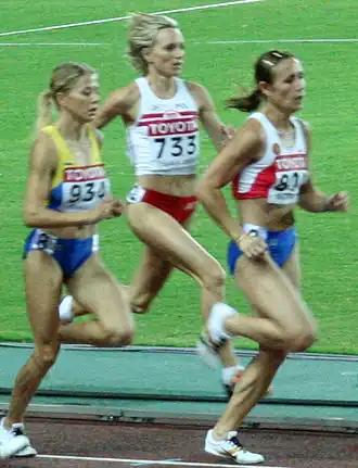 Joelia Fomenko (rechts) tijdens de WK van 2007, Osaka