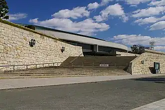 De ingang van de arena.