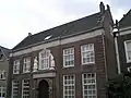 Voormalig Oude Mannen en Vrouwenhuis aan de Nieuwstraat 12 (rijksmonument)