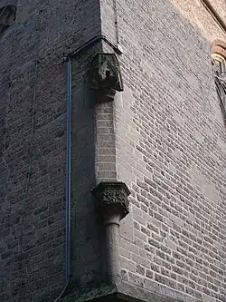 Lege console aan de toren