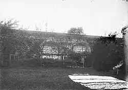 Kloostertuin Zusters Onder de Bogen, stadszijde muur, 1898