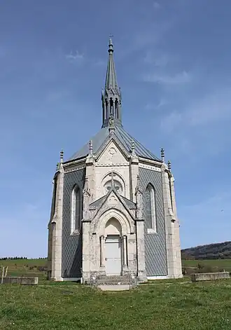 Buiten het centrum staat de kapel Notre-Dame-des-Anges, gebouwd tussen 1866 en 1875. Het dak en een deel van de muren van de kapel, opgericht door priester Urbain Paget, zijn bekleed met zink.
