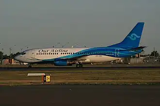 Een Boeing 737-300 van Our Airline