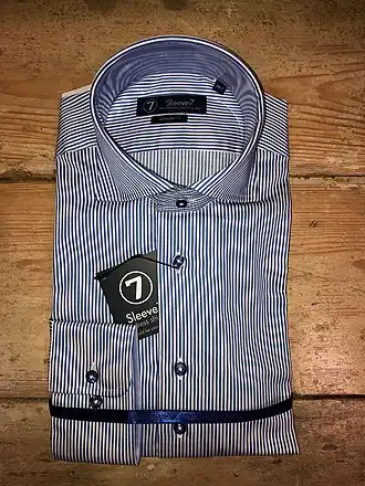 Overhemd met blauwe strepen