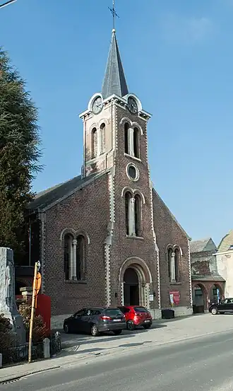 Kerk en toegang kerkhof