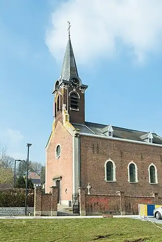 Kerk en toegang kerkhof