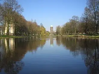 Watertoren met vijver