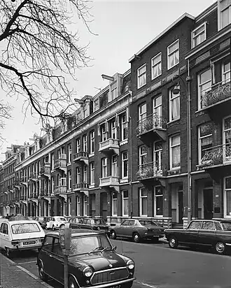 Sarphatistraat 23-25 nr. 23 met rechthoekige dakkapel