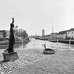 Het monument aan de haven