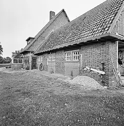 Tjugchem-Meedhuizen, perronzijde