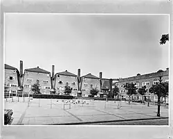 De speelplaats tussen 1958 en 1985