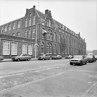 Gevelwand lagere nummers voor de renovatie