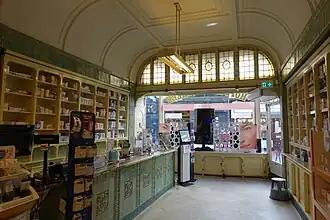 Balie en kastenwand (2023)