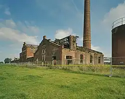 Het gebouw in verval (2005)