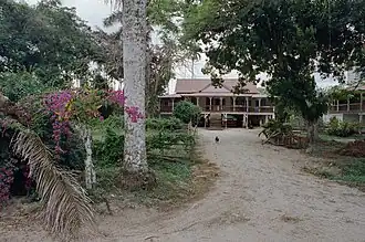 Directeurswoning voormalige plantage in 1998; de situatie wijzigde nadien