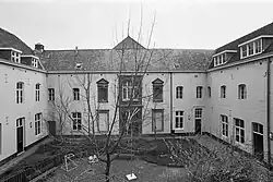 Kloostervleugels rondom de binnenhof