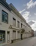 Visserstraat 18, voorheen bekend als 'Warenborgh' en 'Huijs van Montes', vormde van oudsher samen met Visserstraat 16 een fors pand met een kern van omstreeks 1490