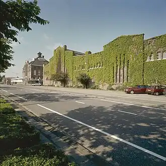 voorgevels fabriekshallen